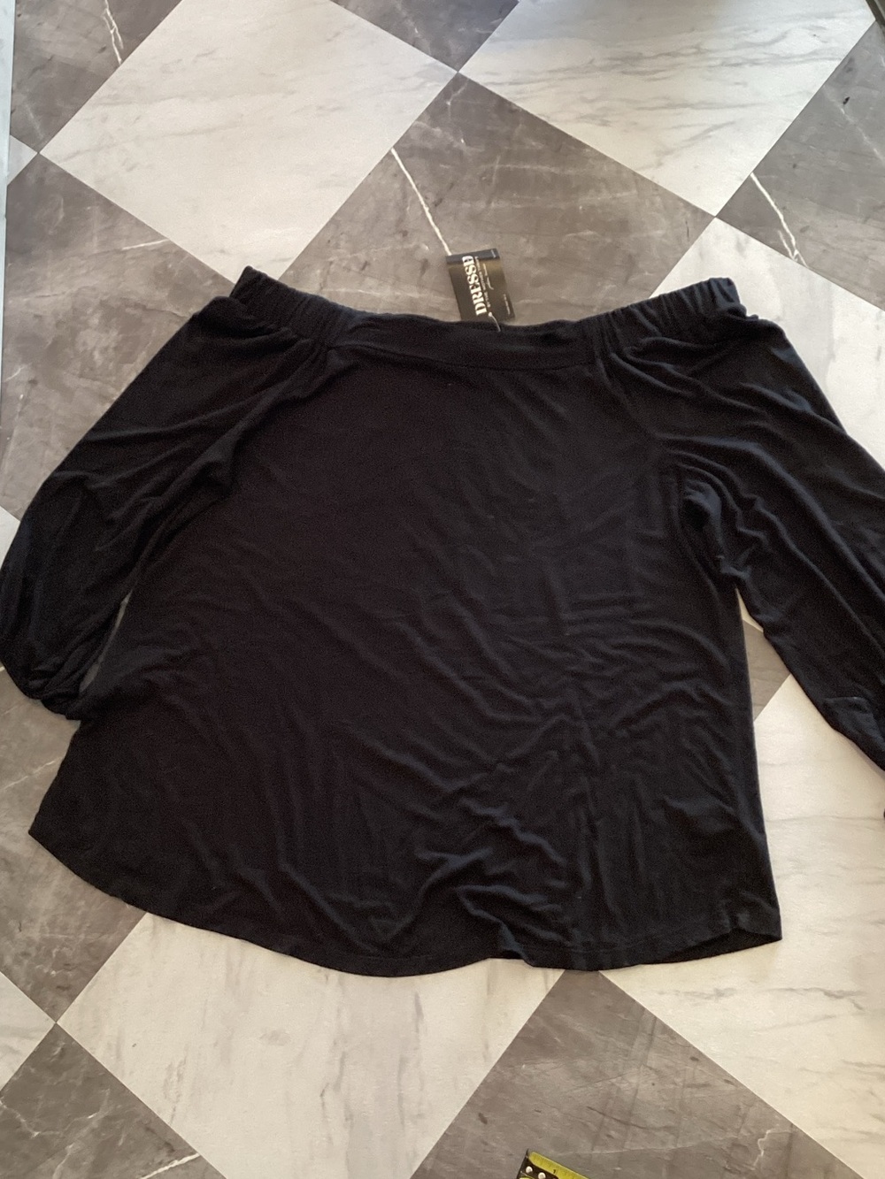 160 Cable & Gauge Black Off-Shoulder Long Sleeve Top